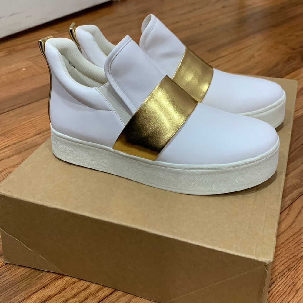 Zara size 7 white/gold platform sneakers